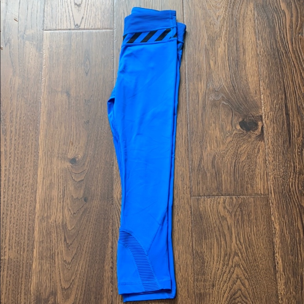 Lululemon Inspire Crop Size 2